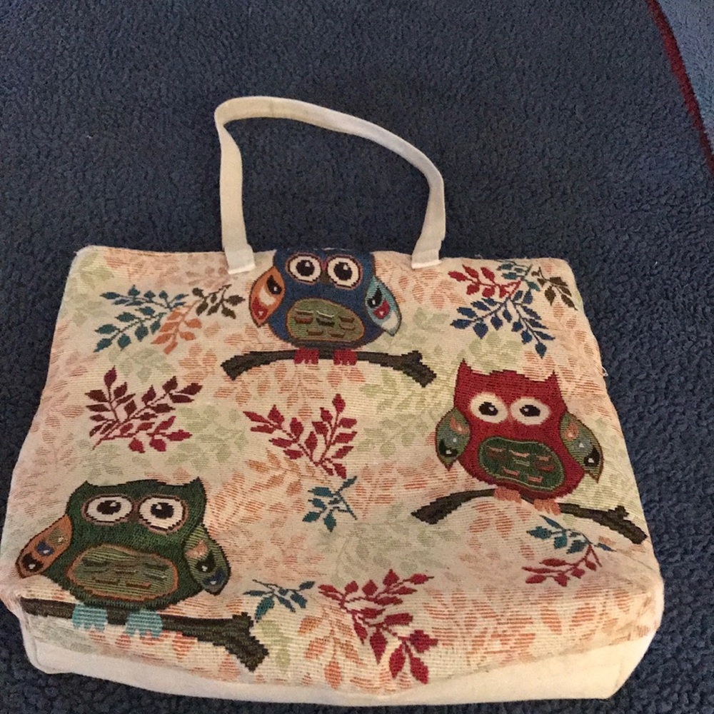 Cloth tote bag. Great for shopping. Never used